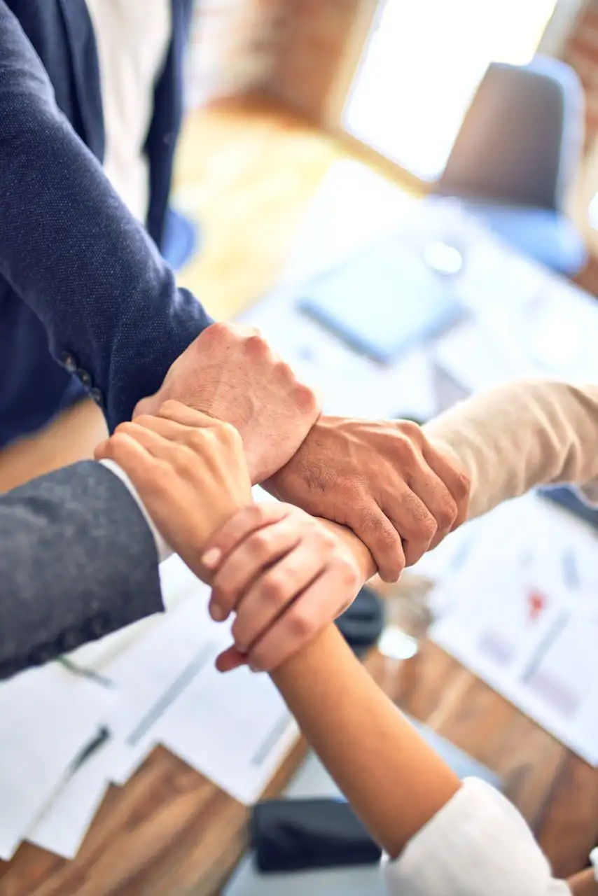 5 THINGS TO THINK ABOUT BEFORE STARTING AN AGENCY